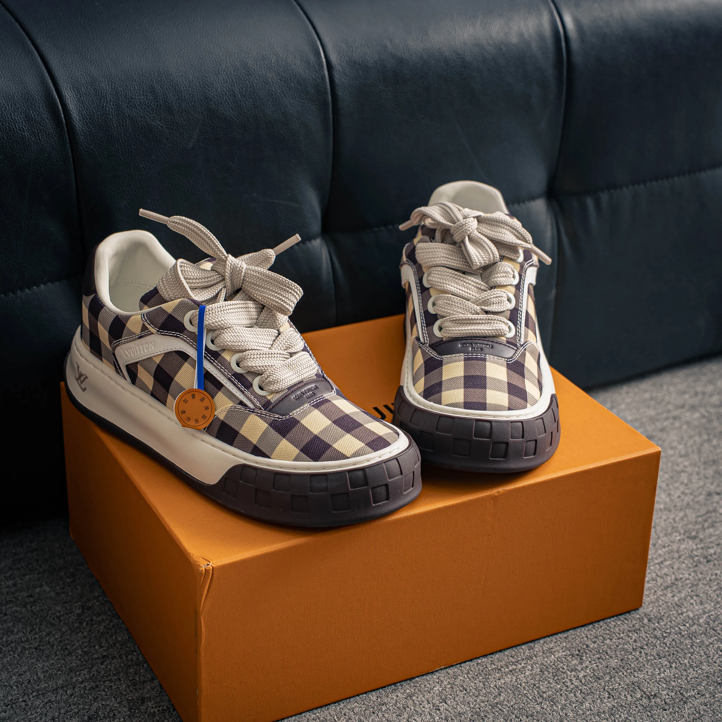 # LV tilted ， Shoes，Sneakers， Shoes，Skate Shoes~~ Sneakers， LV Shoes ， Cushioning TPU Vuitton ，